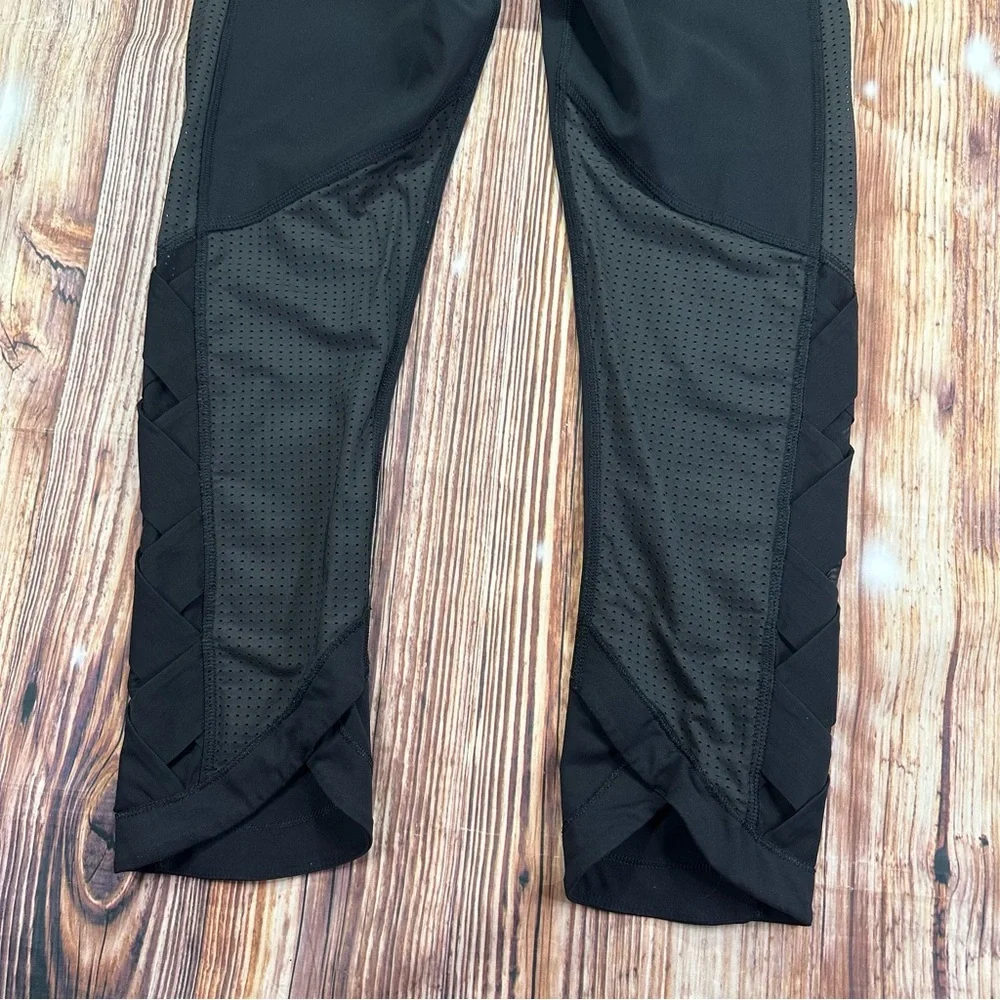Lululemon Leggings Womens  Cropped Mesh Panel Run Yoga Gym Workout Athletic Sz 4